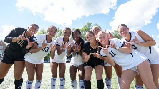 Women's Soccer Celebrates Win Over Colgate