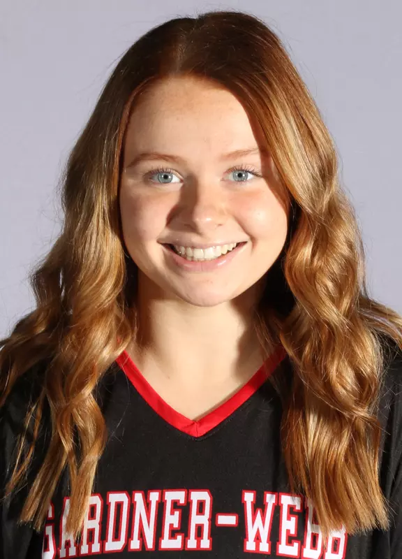 Hailey Carroll Headshot