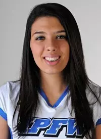 Luiza_Gomes_2011_Headshot