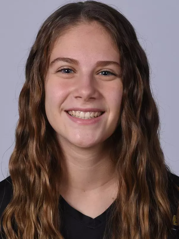 Emily Austin headshot