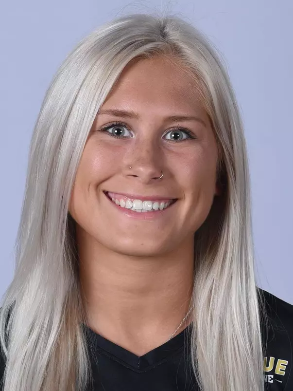 Gabby Fanning headshot