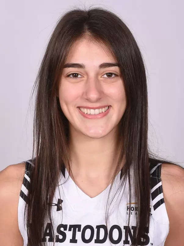 Amellia Bromenschenkel Headshot