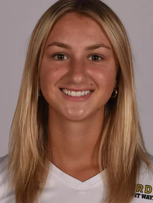 Bella Reitano headshot