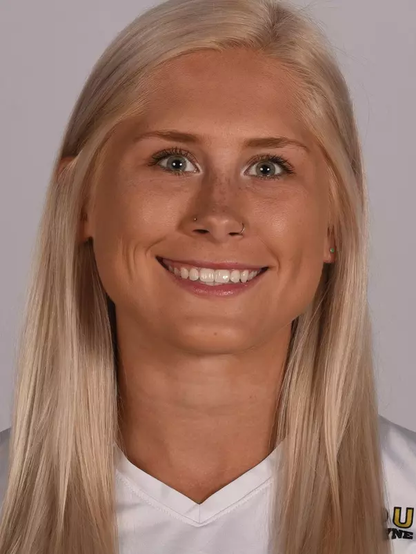 Gabby Fanning Headshot