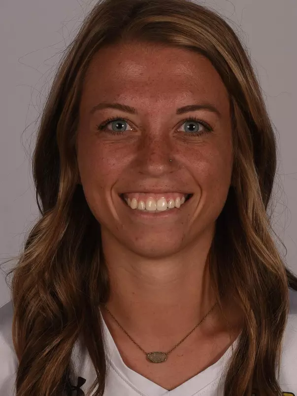 Madde Elliott headshot 2021