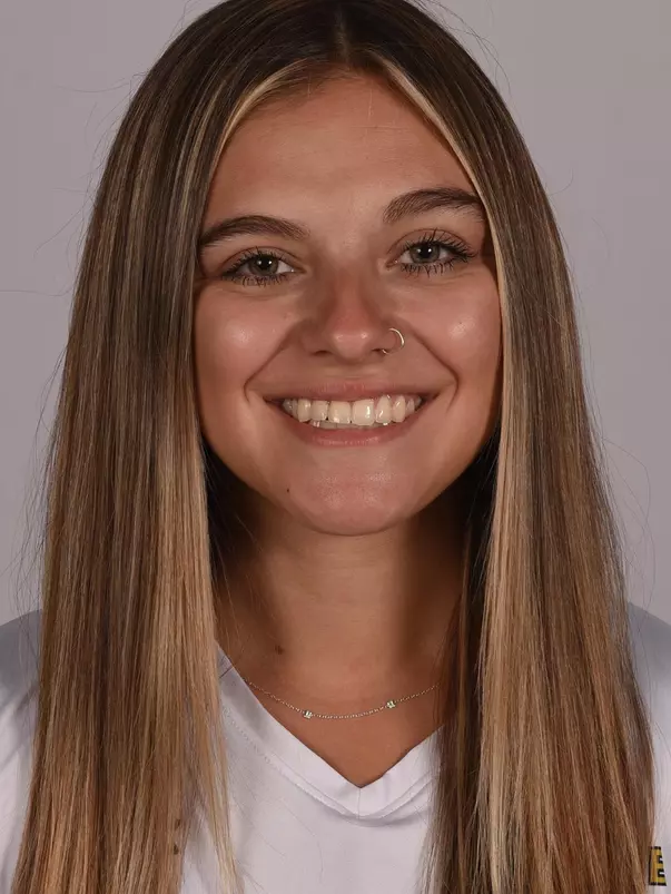 Olivia Hansen Headshot