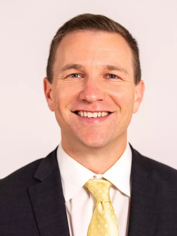 Steven Asher Headshot