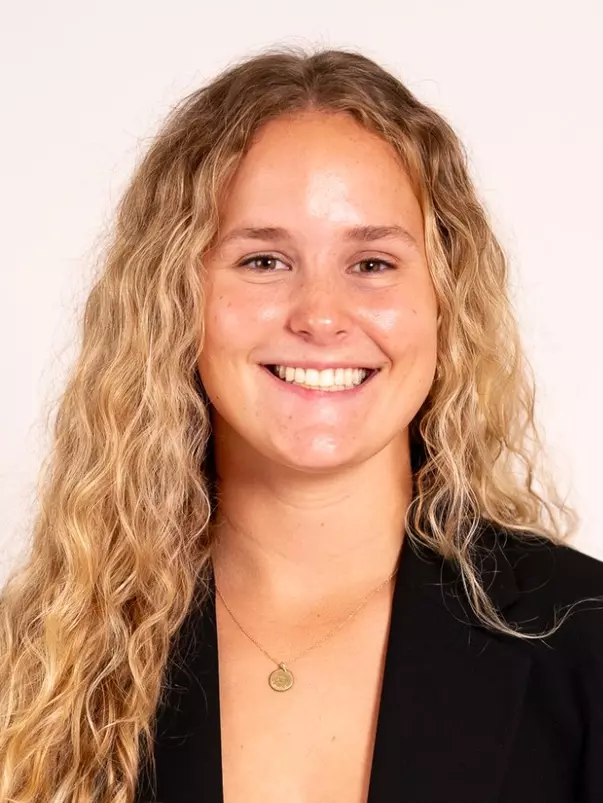 Elise Stuck Headshot