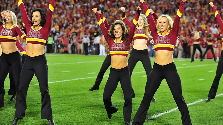 Spirit Squad Hosts Spirit Day Clinic