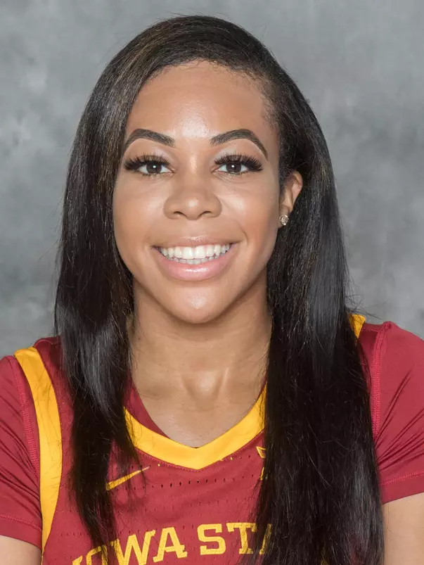 Nia Washington