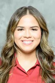Alezandra Robles Headshot 2026-27