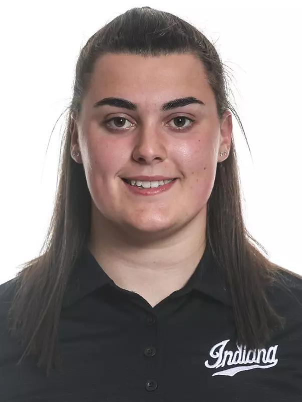 BLOOMINGTON, IN - SEPTEMBER 25, 2020 - center Robyn Greenslade #3 during photo day in Bloomington, IN. Photo By Indiana Athletics