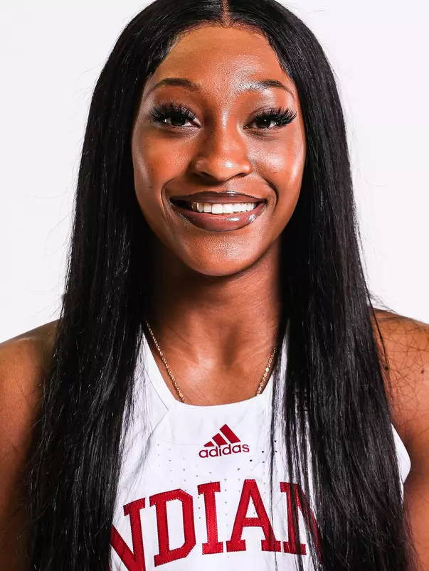 BLOOMINGTON, IN - SEPTEMBER 28, 2021 - guard Kaitlin Peterson #1 of the Indiana Hoosiers during photo day at Simon Skjodt Assembly Hall in Bloomington, IN. Photo By Xavier Daniels/ Indiana Athletics