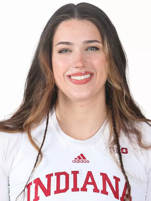 BLOOMINGTON, IN - September 15, 2022 - center Arielle Wisne #25 of the Indiana Hoosiers during Photo Day at Simon Skjodt Assembly Hall in Bloomington, IN. Photo By Indiana Athletics