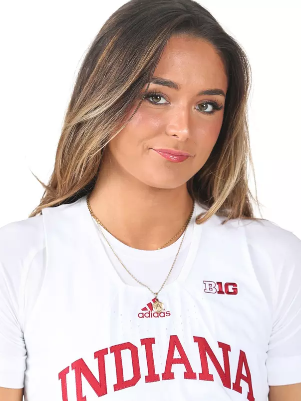 BLOOMINGTON, IN - September 15, 2022 - forward Alyssa Geary #32 of the Indiana Hoosiers during Photo Day at Simon Skjodt Assembly Hall in Bloomington, IN. Photo By Gracie Farrall\ Indiana Athletics
