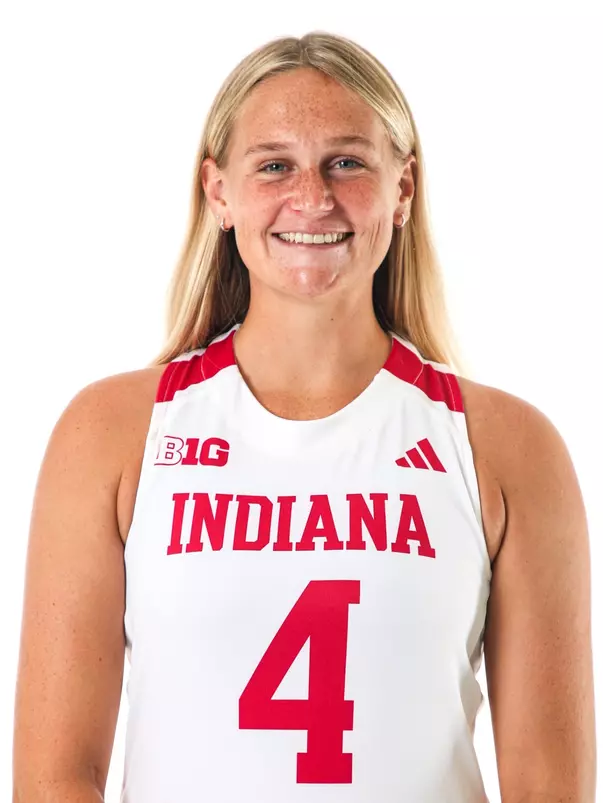 Sydney Keld | Headshot