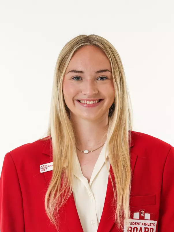 Amanda Meinert I Headshot