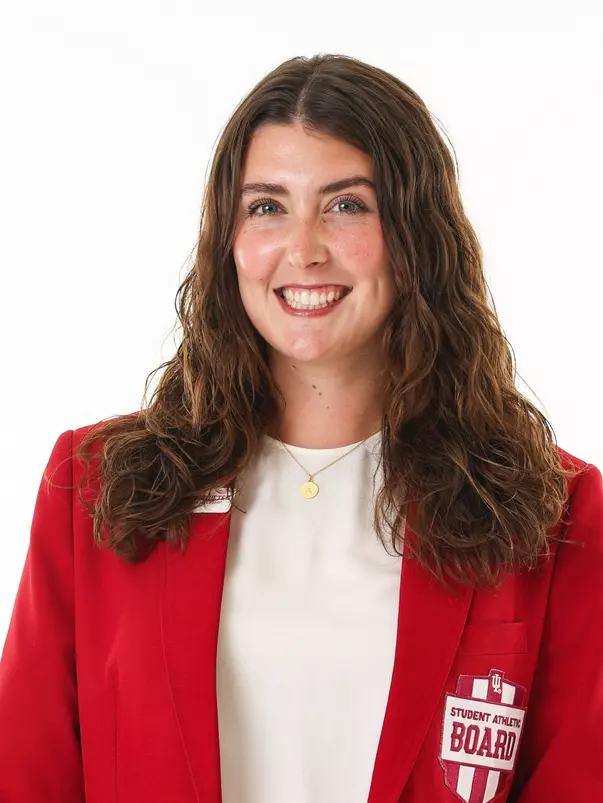 Anna Schlueter I Headshot