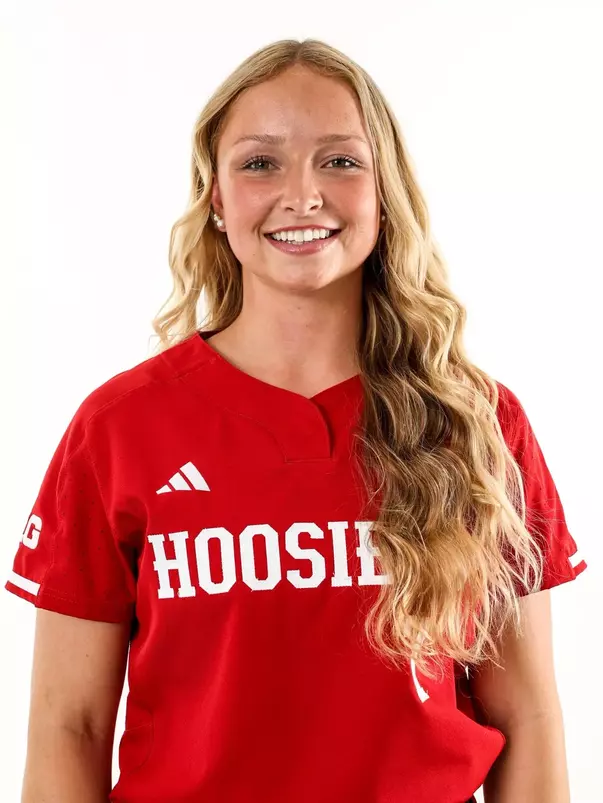 Ella Troutt | Head Shot