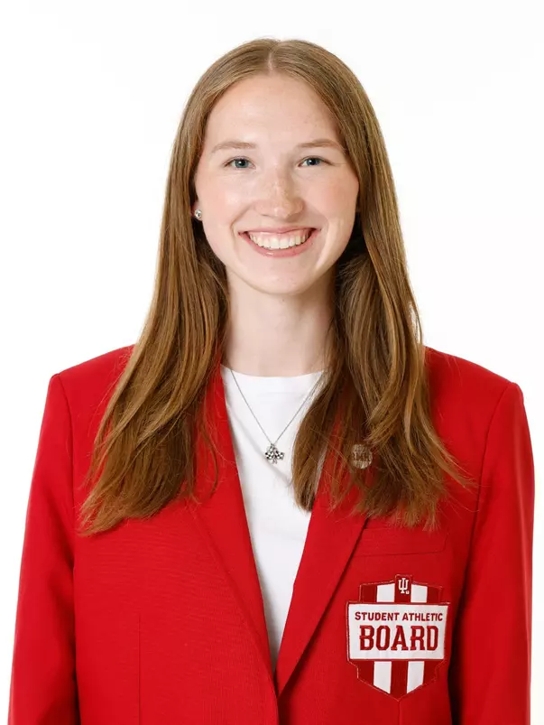 Abby Strawmyer I Head Shot
