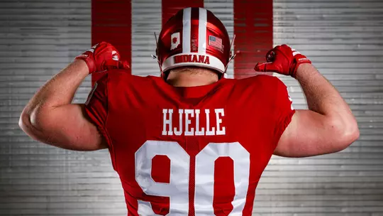 ‘New Guy’ Hjelle Gets After It on Defensive Line