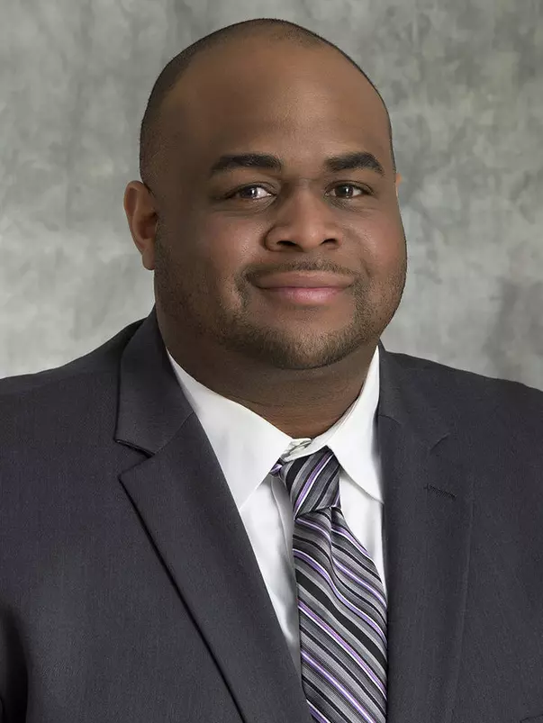 Brad Davis Head Shot