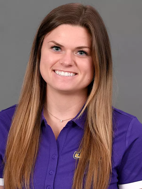 Haley Warden headshot 19