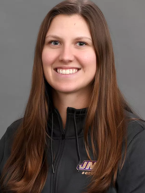 Julie Spracklin headshot