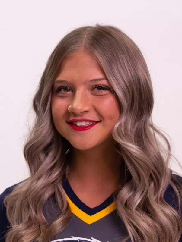 2023_cheer_headshot_wydro