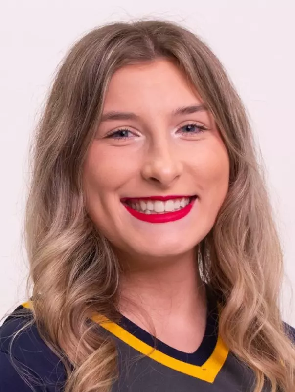 2023_cheer_headshot_minke