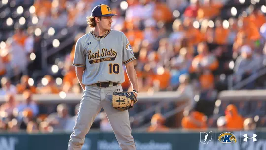 Ciaran Caughey pitching at Tennessee