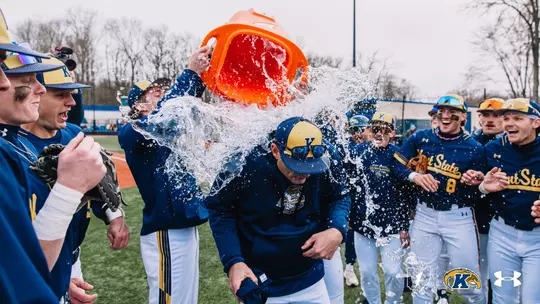 Jeff Duncan water shower after win