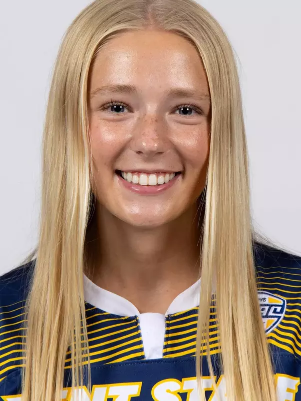 Zsofia Jakab Headshot 26