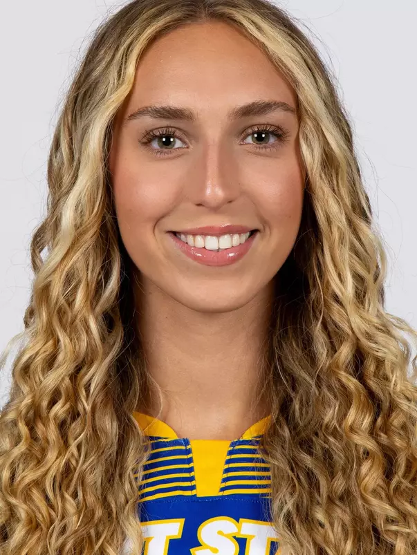Emma Klein Headshot 26