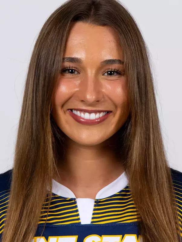 Isabelle Leofanti Headshot 26