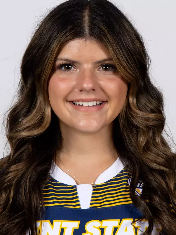 Alexa Muth Headshot 26