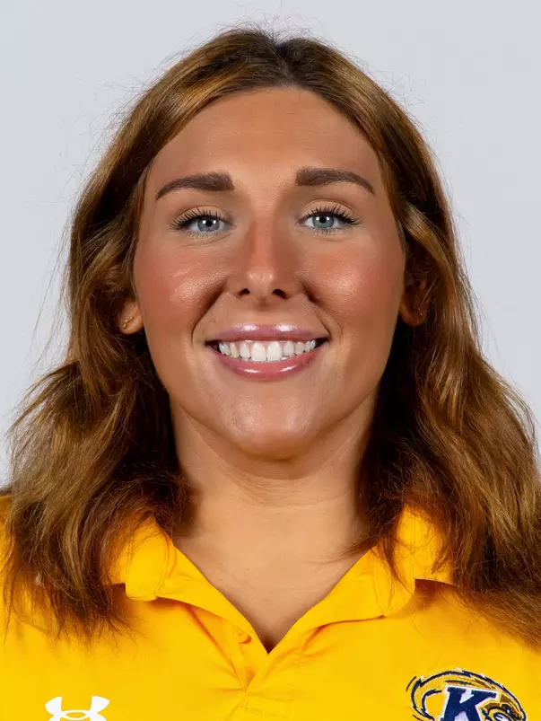 Elizabeth Toth Headshot