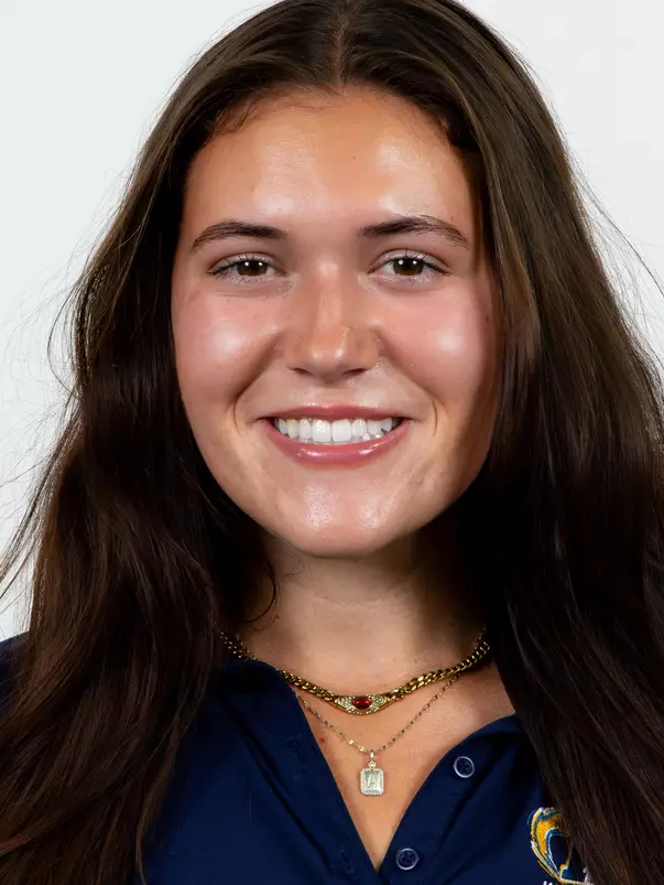Isabella Goyette Headshot