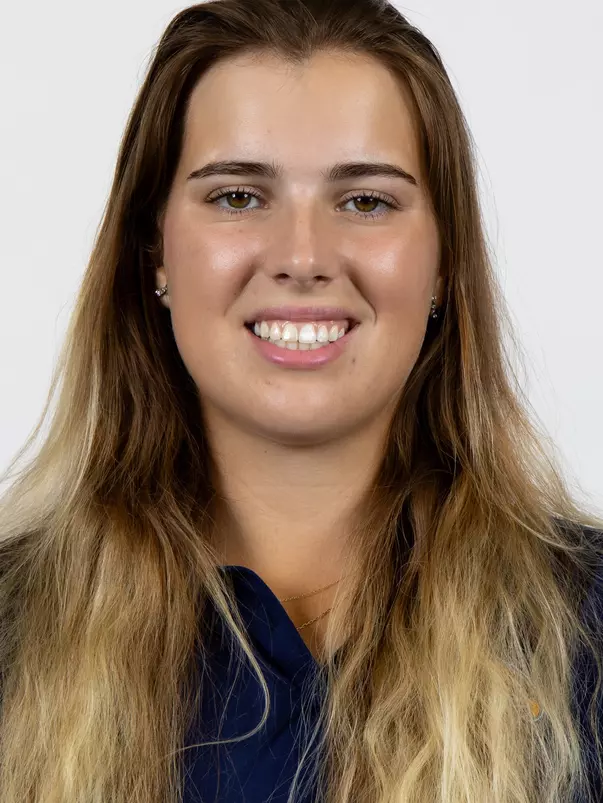 Veronika Kedronova Headshot