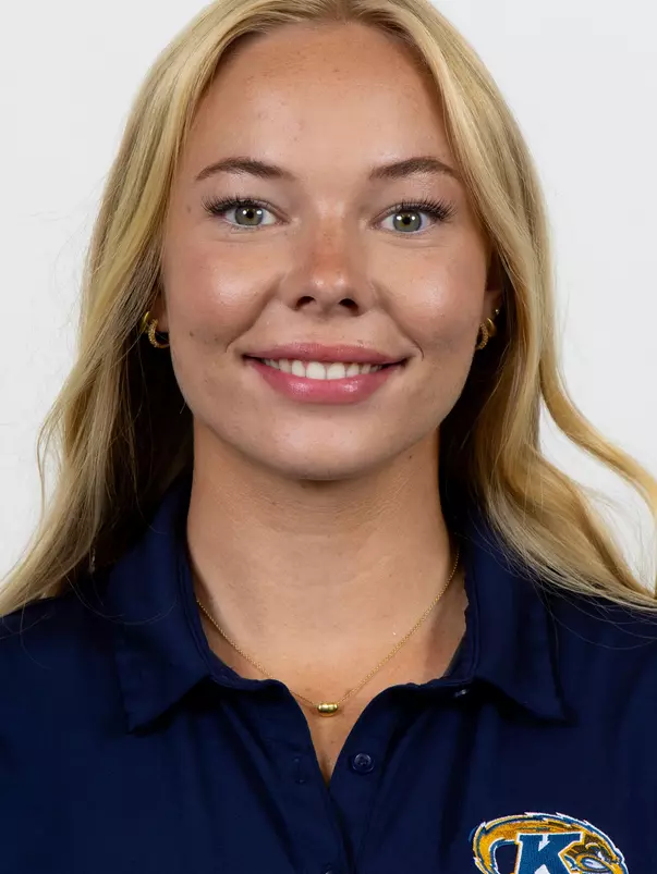 Aryn Matthews Headshot