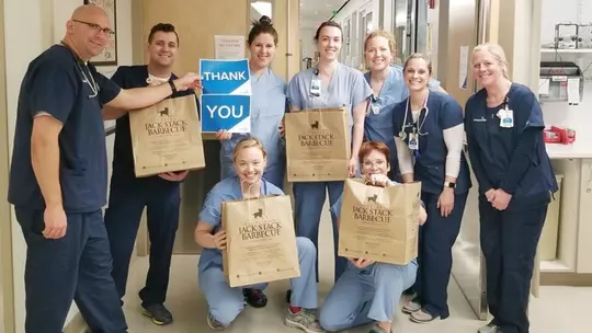 SE: Meet the Chiefs Reporter and K-State Family Feeding KC’s Health-Care Workers