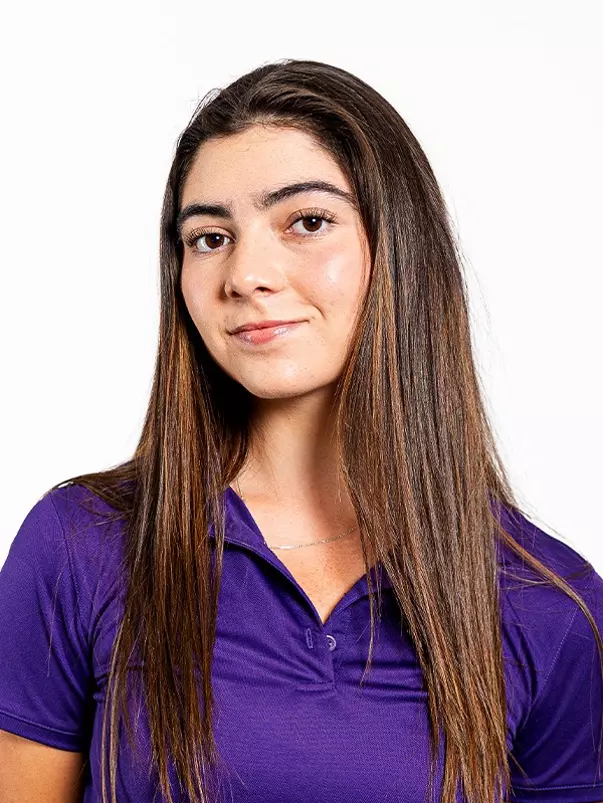 Navarro, Alenka - headshot