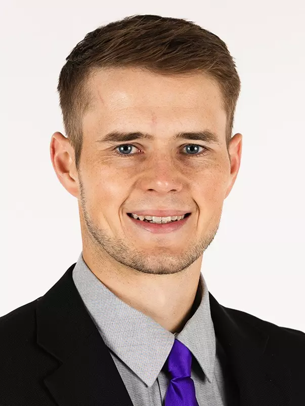 Ellsworth, Christian - headshot