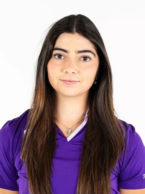 Navarro, Alenka - headshot