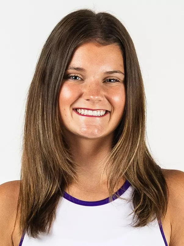 Alexie Hynek headshot