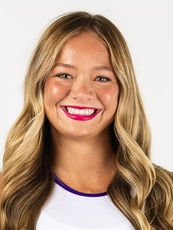 Cate Alling headshot