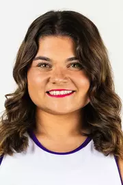 Claire Thurnau headshot