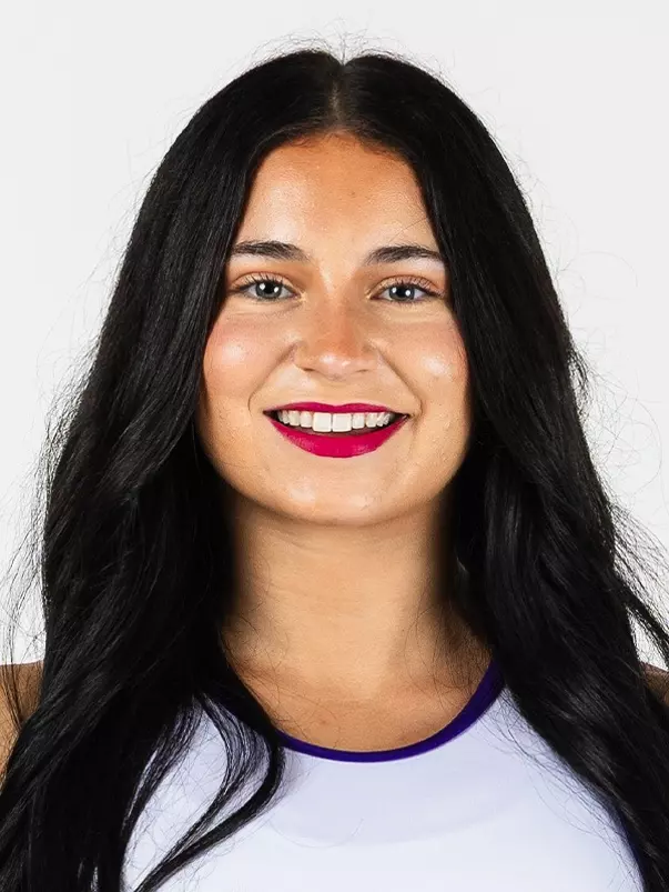 Lindsay Newland headshot