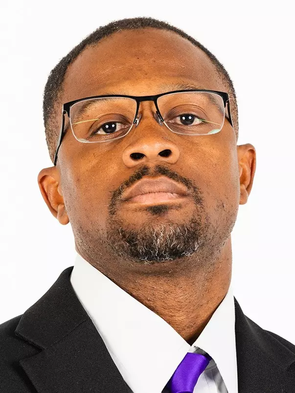 Manning, Adrian - headshot