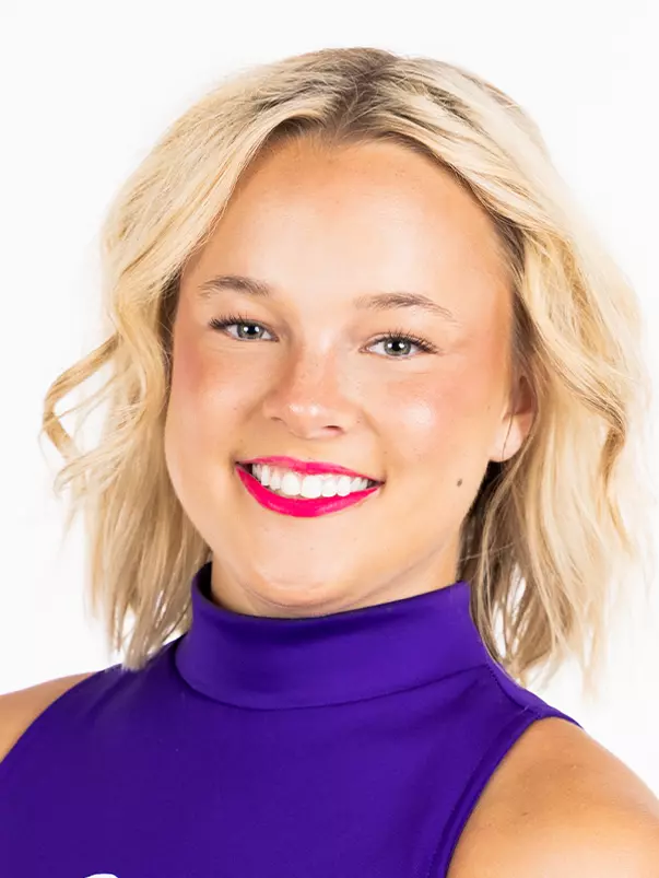 Lydia Burns headshot